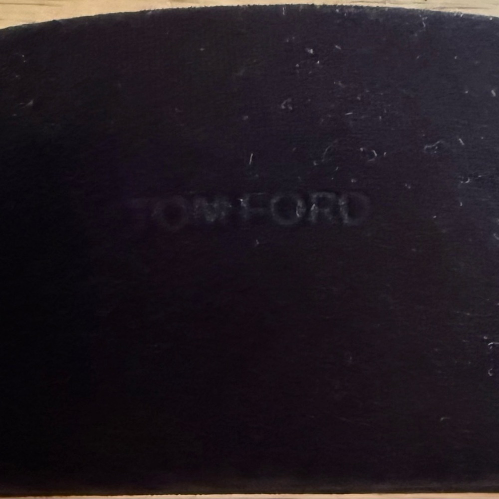 Tom Ford Sunglass Case - CASE ONLY!
excellent condition!